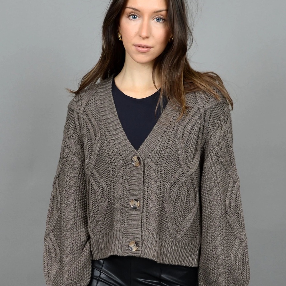 IGNACIA LONG SLEEVE V-NECK CARDIGAN